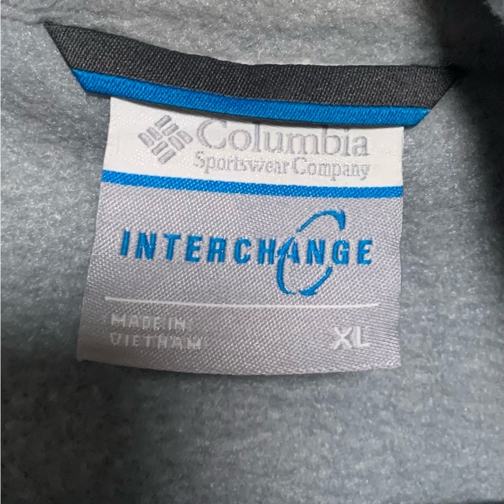 Columbia Interchange 2-in-1 Winter Jacket
Men's XL Blue Omni-Tech Ski Snow Coat - Picture 7 of 14